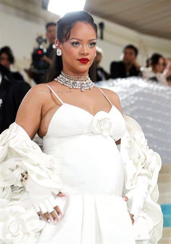 Rihanna Swoons Over Son & Pregnancy At Met Gala: Video – Hollywood Life