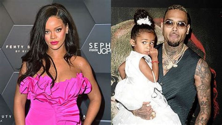 Rihanna Thinking Babies Now That Her Exes Chris Brown & Drake Are Both Dads