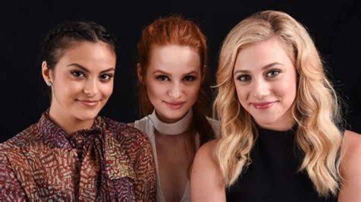 ‘Riverdale’ Stars’ Hottest Looks – Pics