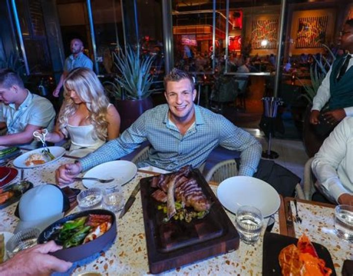 Rob Gronkowski & More – Hollywood Life
