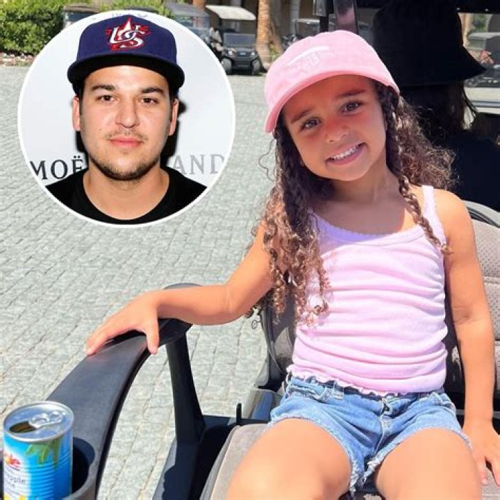 Rob Kardashian Has Fun Pool Day With His ‘Aquawoman’ Dream — Cute Pic