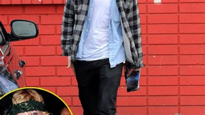 Robert Pattinson Confirms He’s Not Playing Kurt Cobain & Calls Courtney Love A ‘D*ck’ For Dissing Him!
