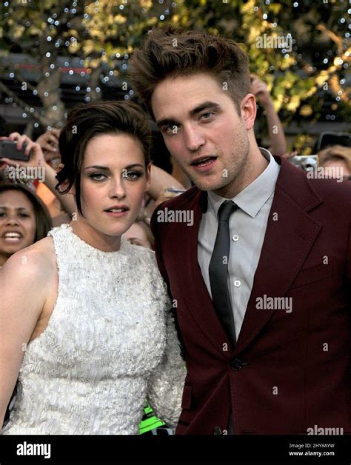 Robert Pattinson Selling LA Mansion He Shared With Kristen Stewart
