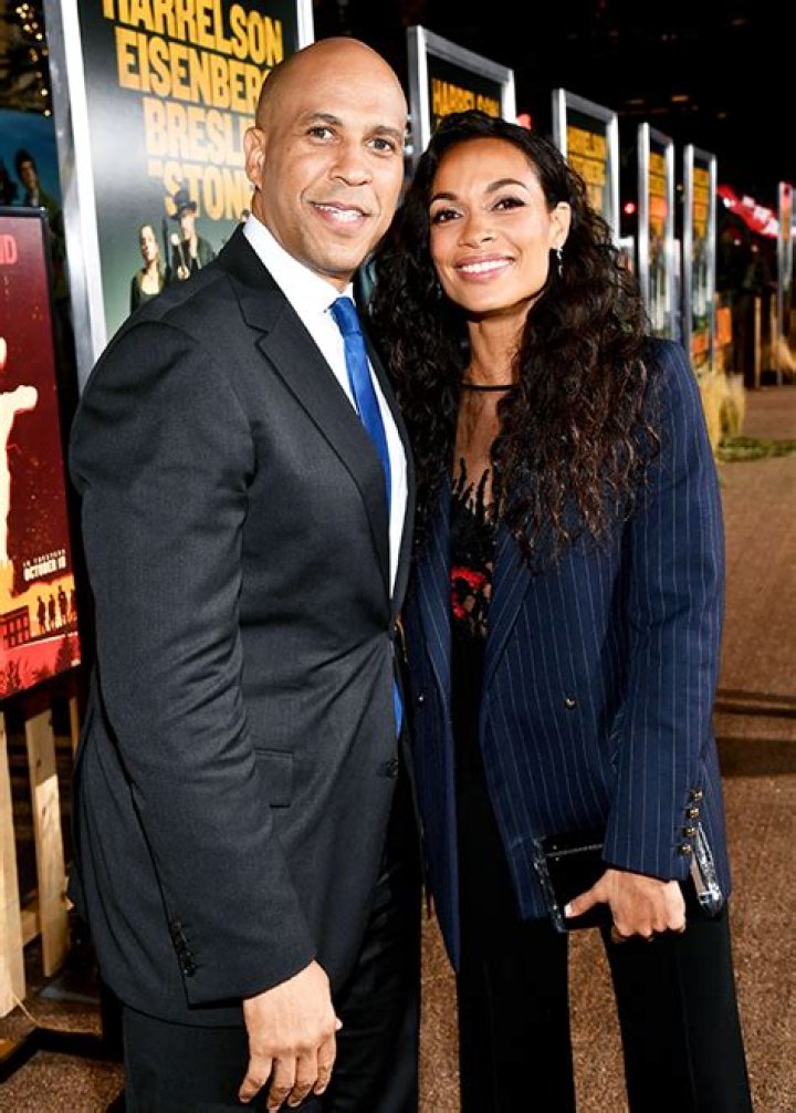 Rosario Dawson & Cory Booker Living Together In New Jersey: Update – Hollywood Life