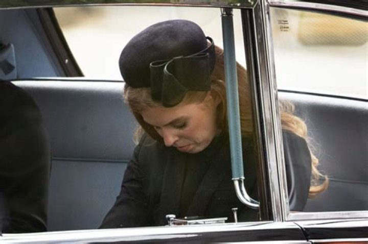 Royal Family Members Crying & Emotional At Queen’s Funeral: Photos – Hollywood Life