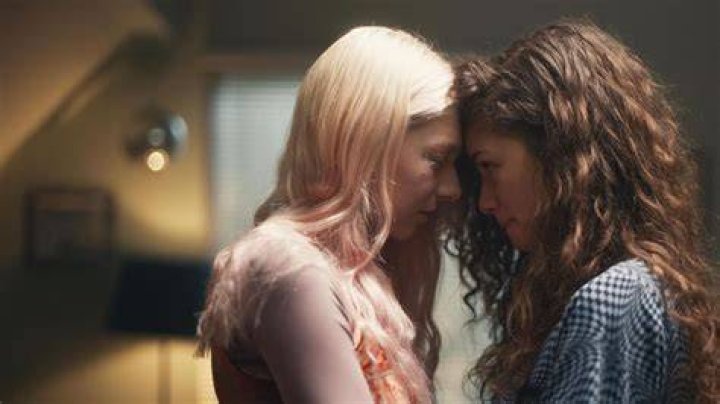 Rue & Jules Kiss — Season 1 Episode 3 Recap – Hollywood Life