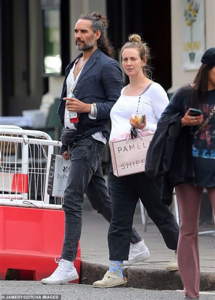 Russell Brand & Laura Gallacher Getting Married After Pregnancy Shocker — Report