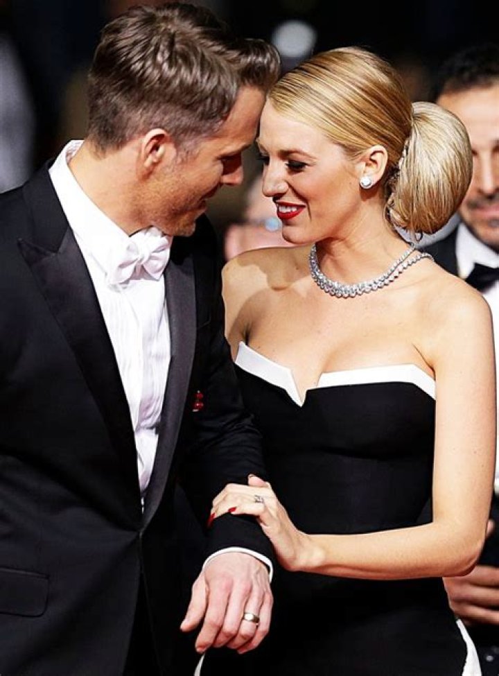Ryan Reynolds & Blake Lively On Red Carpets Together – Pics – Hollywood Life