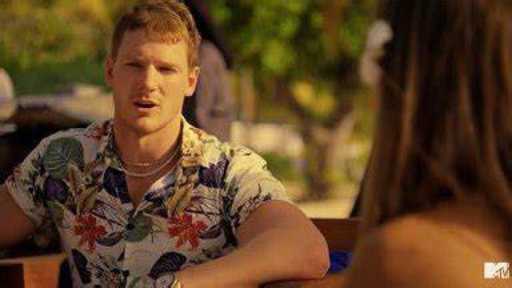 Sam Shuts Down Jordana’s Flirting – Hollywood Life