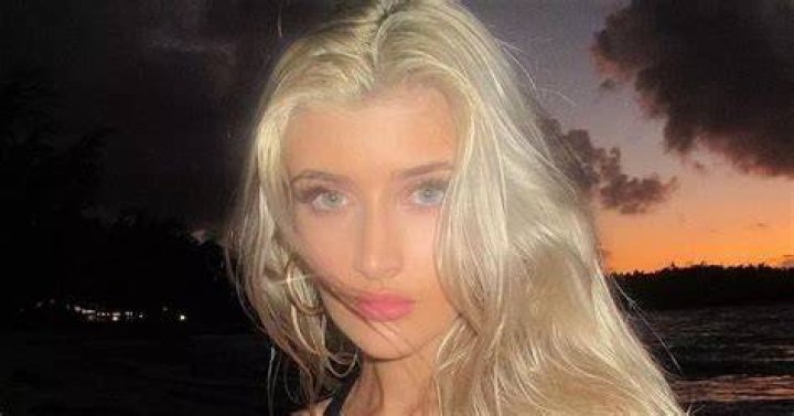 Sami Sheen Rocks Colorful String Bikini In Hawaii: Photos – Hollywood Life