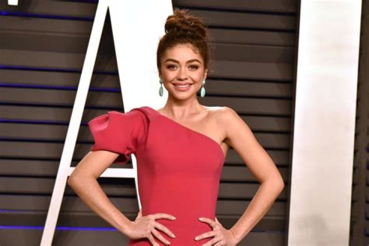 Sarah Hyland Reveals Scars In A Bikini After Scary Hospitalization – Hollywood Life
