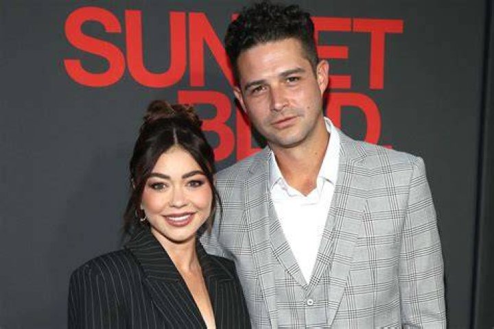 Sarah Hyland & Wells Adams Do The TikTik Couples Challenge: We’re ‘The Poor Man’s J.Lo & A-Rod’