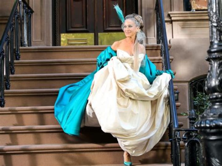 Sarah Jessica Parker Defends Iconic ‘Sex And The City’ Outfit After Fans Compare It To Tide Pods