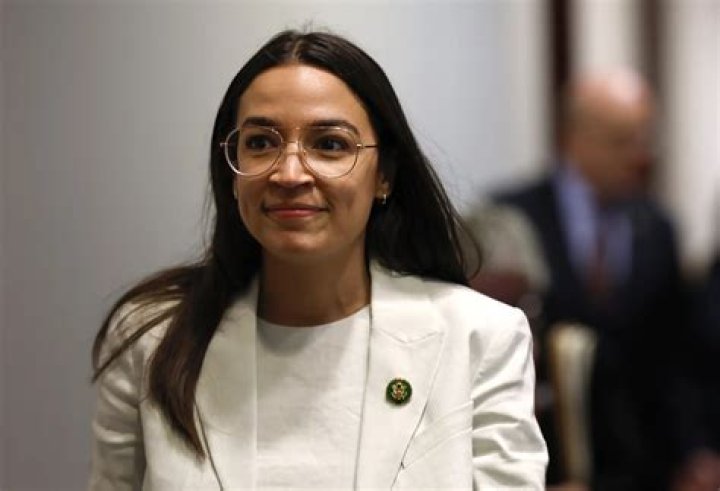 Sarah Palin Rants That Alexandria Ocasio-Cortez Is ‘Obsessed With Sex’ & Twitter Claps Back