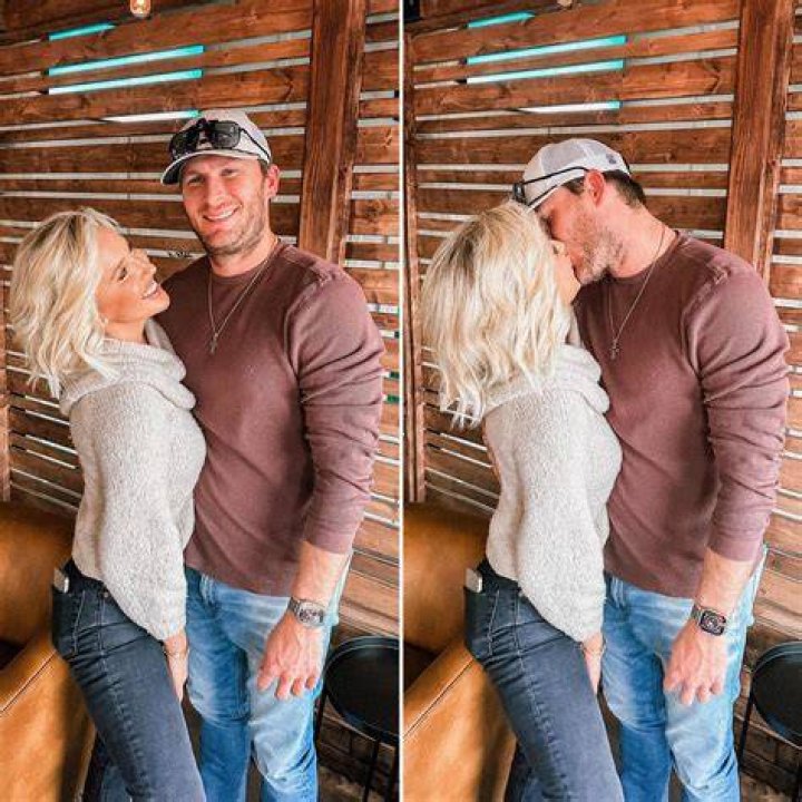 Savannah Chrisley Goes Instagram Official with Robert Shiver – Hollywood Life