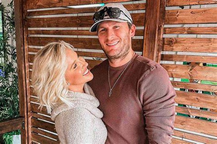 Savannah Chrisley Is Dating Again While Parents Serve Time In Prison – Hollywood Life
