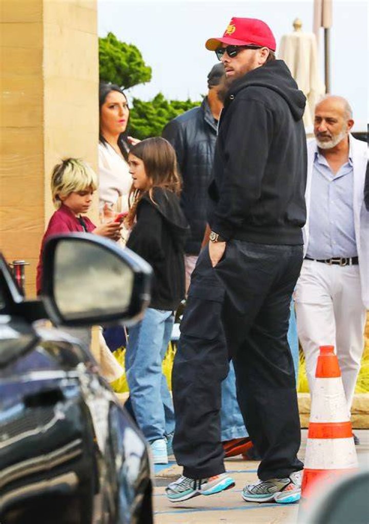 Scott Disick Celebrates Father’s Day 2023 With His 3 Kids: Photos – Hollywood Life