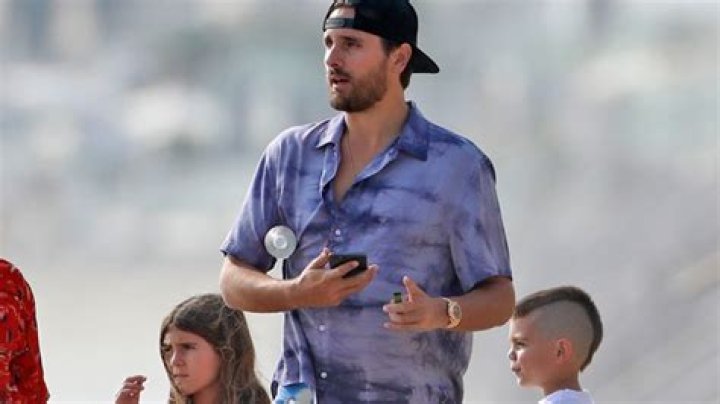 Scott Disick Celebrates Passover With His Kids Ahead Of Kourtney & Travis’ Wedding Special: Photo