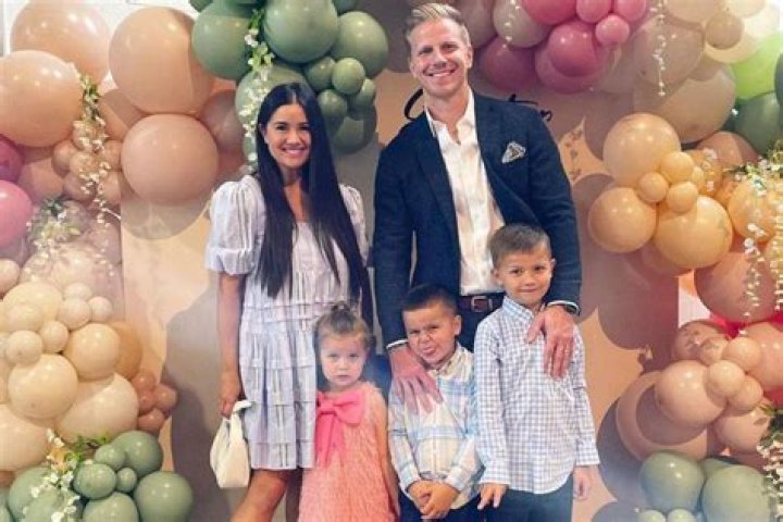 Sean Lowe Reveals How Many Kids He & Catherine Giudici Will Have