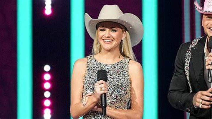 See All Her Outfits – Hollywood Life