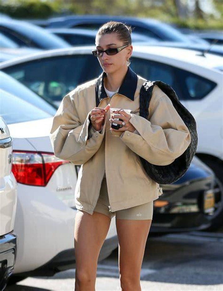 See Celebrities Wearing The Cool Summer Looks – Hollywood Life