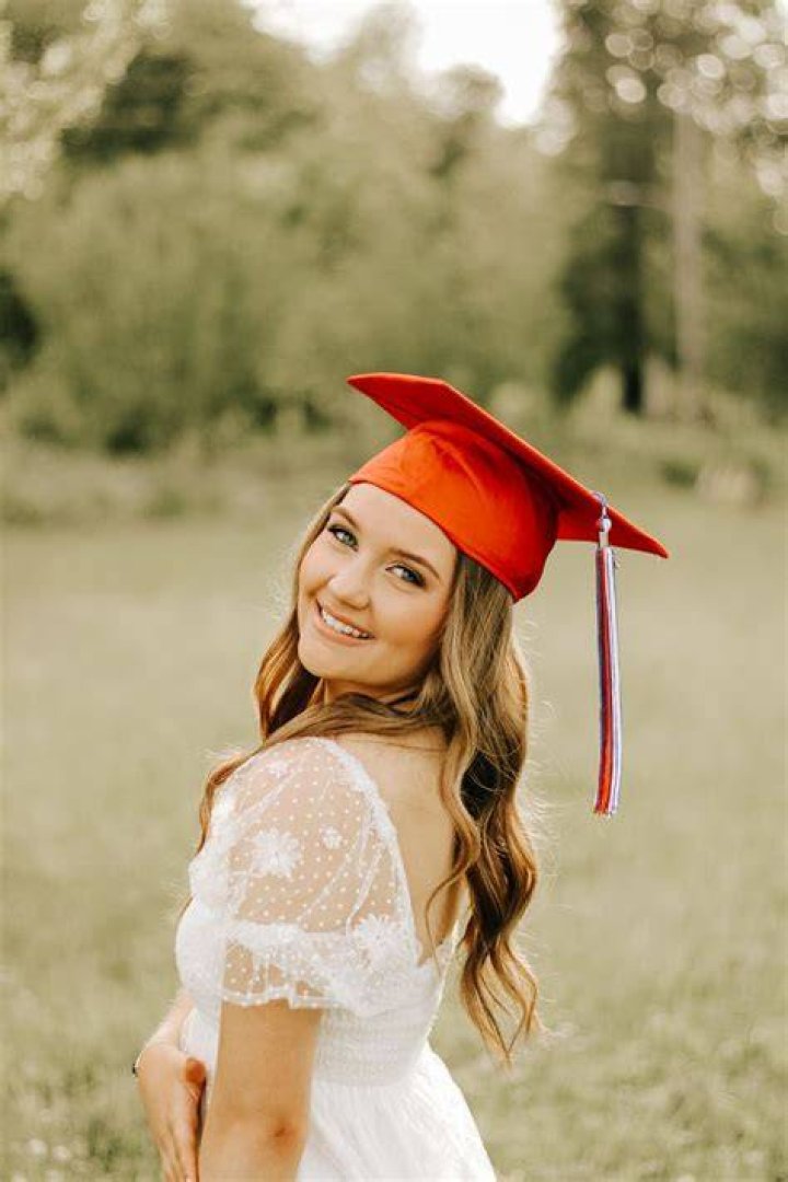 See Her Cap & Gown Photos – Hollywood Life