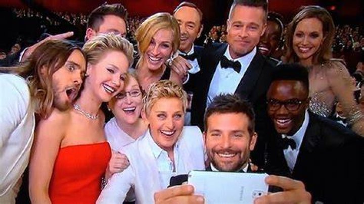 See Mirror Selfie – Hollywood Life