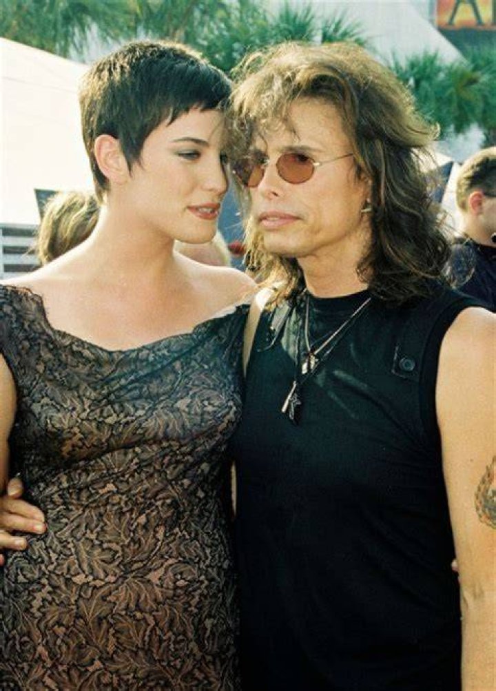 See Photos Of The Singer’s Family – Hollywood Life