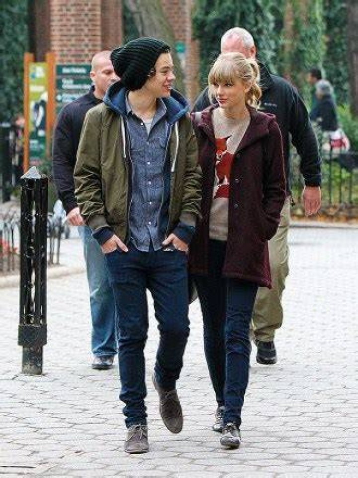 See Pics Of Harry Styles & Joe Alwyn – Hollywood Life