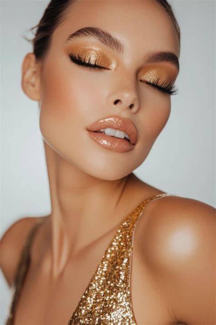 See Their Hot Looks – Hollywood Life