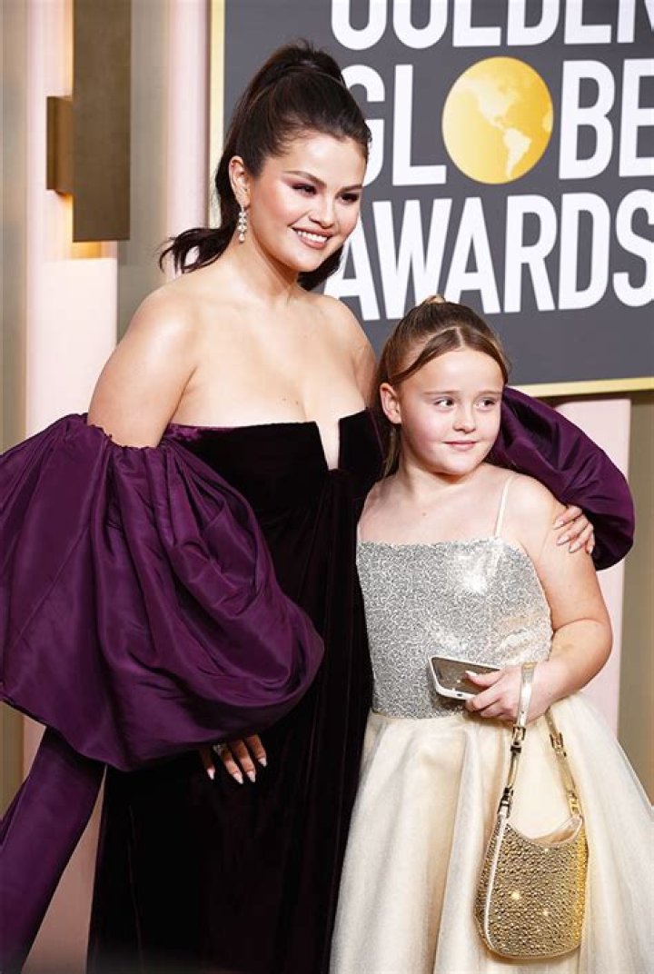 Selena Gomez & Baby Sister — Singer Is A ‘Cool Aunt’ To Gracie – Hollywood Life