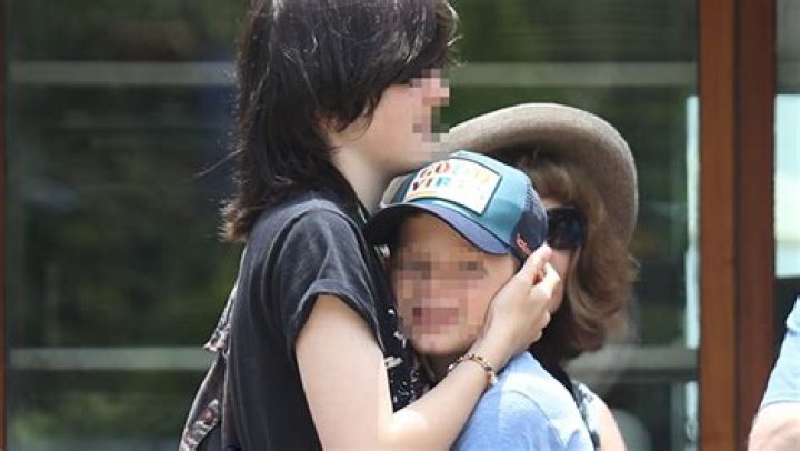 Seraphina Affleck Hugs Younger Brother Samuel On Lunch Date – Hollywood Life