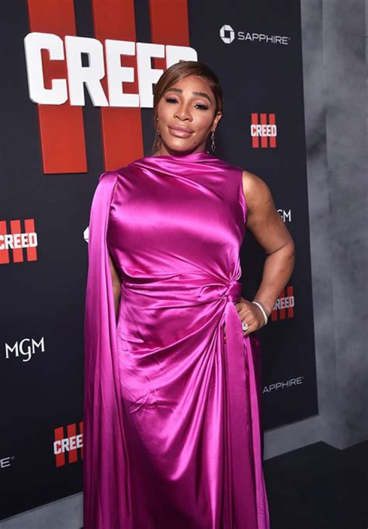 Serena Williams Shows Off Baby Bump In Cropf Top & Mini Skirt: Photos – Hollywood Life