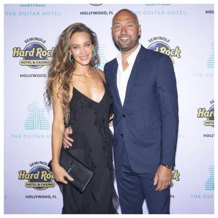 Sexiest Shots Of Derek Jeter’s Fiance – Hollywood Life