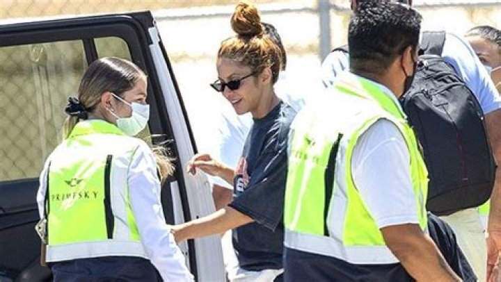 Shakira Rocks Daisy Dukes In 1st Photos Since News That She Faces 8 years In Jail: Photo