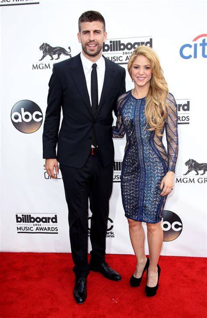 Shakira Trolls Her Ex Gerard Pique On Valentine’s Day With The Help Of SZA: Watch