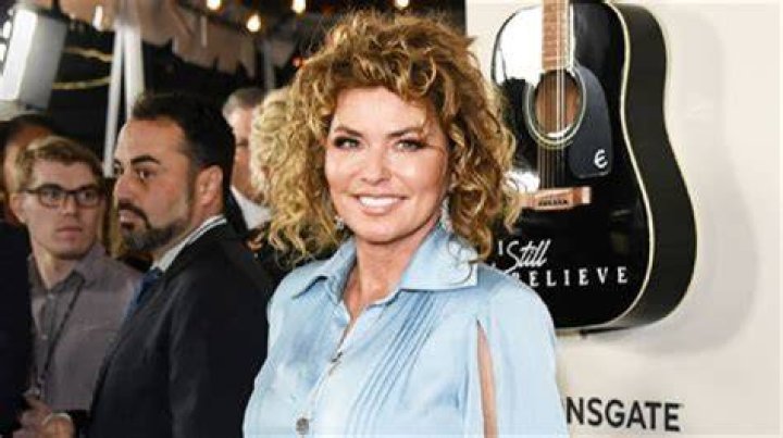 Shania Twain Rocks Her ‘Man! I Feel Like A Woman’ Outfit: Watch – Hollywood Life