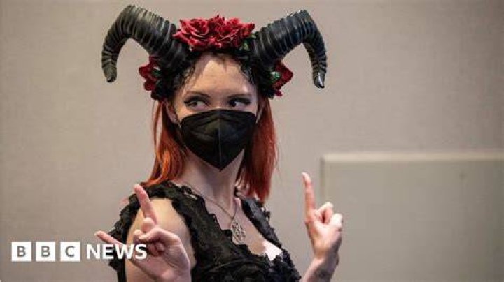 She Claims Satan Is One Of Her Influences! – Hollywood Life