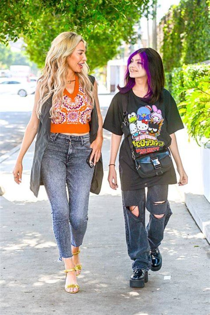 She Defends Doing It – Hollywood Life
