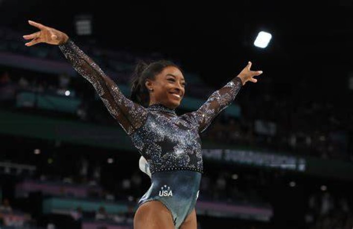 Simone Biles, 23, Is ‘Hot As Hell’ In Gorgeous Bikini Photo 2 Weeks After Revealing New BF Jonathan Owens