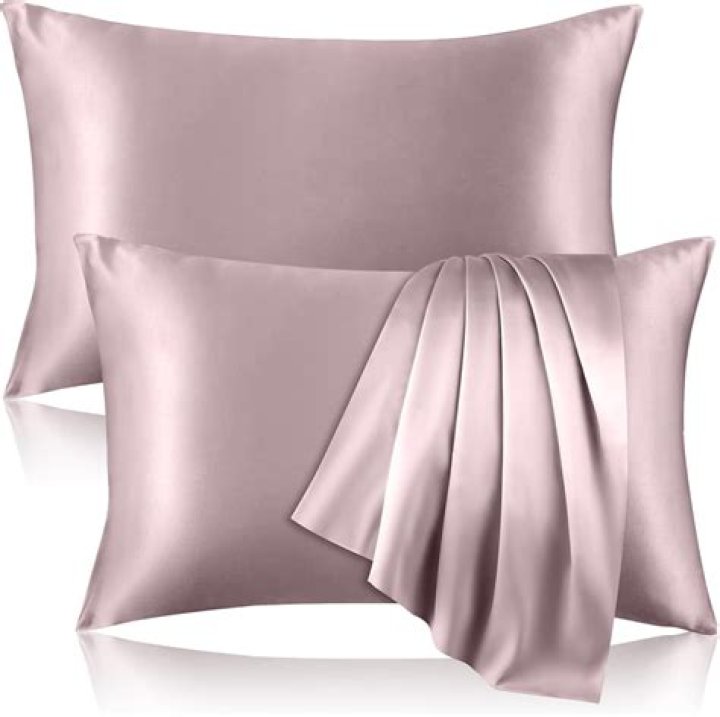Sleep in Pure Luxury With These Exquisite Silk Pillowcases