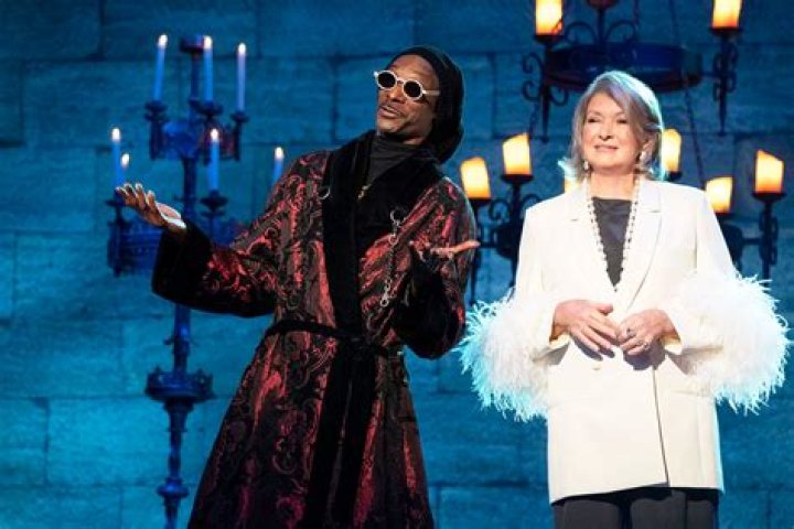 Snoop Dogg & Martha Stewart Show Off Costumes In Halloween Countdown – Hollywood Life