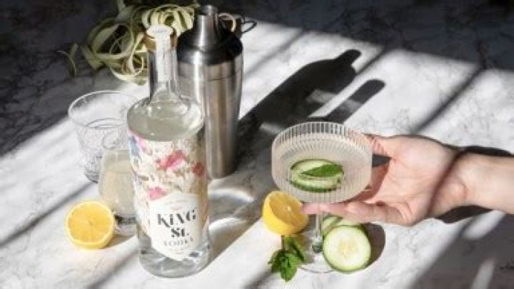 Spritzes & More – Hollywood Life