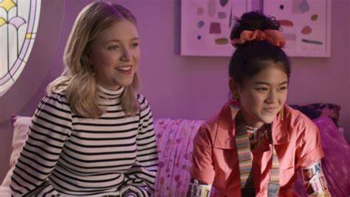Stacey & Claudia Scoop – Hollywood Life
