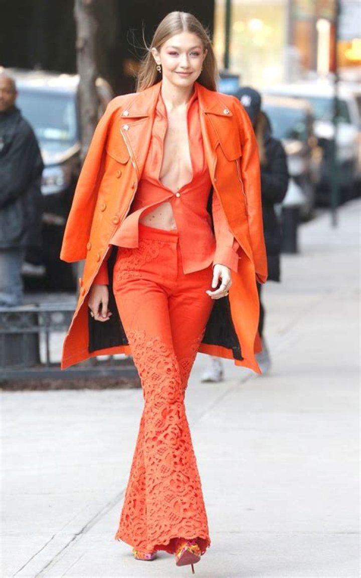 Stars Going Out Underdressed In Freezing Cold — Pics