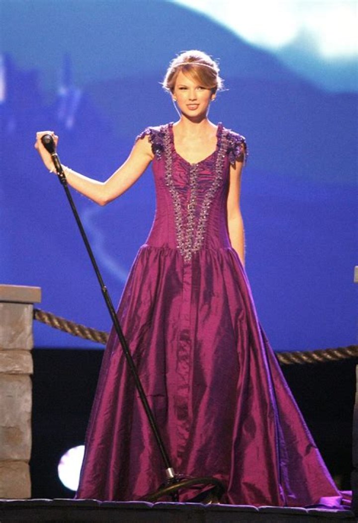 Stars Looking Like Disney Princesses: Photos – Hollywood Life