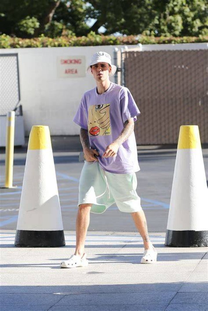Stars Wearing Crocs: Photos – Hollywood Life