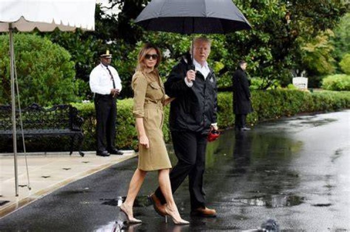 Stars Wearing Heels In Strange Places: PICS