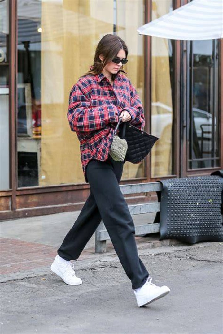Stars Wearing Plaid – See Celebrity Fashion – Hollywood Life