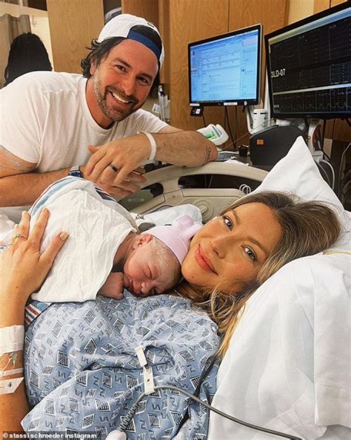 Stassi Schroeder Breastfeeds Newborn Daughter Hartford In Sweet New Video: ‘Midnight Milk’